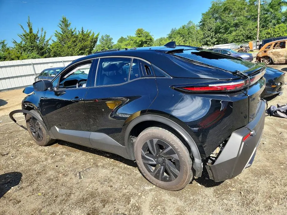 2026 TOYOTA C-HR SE  