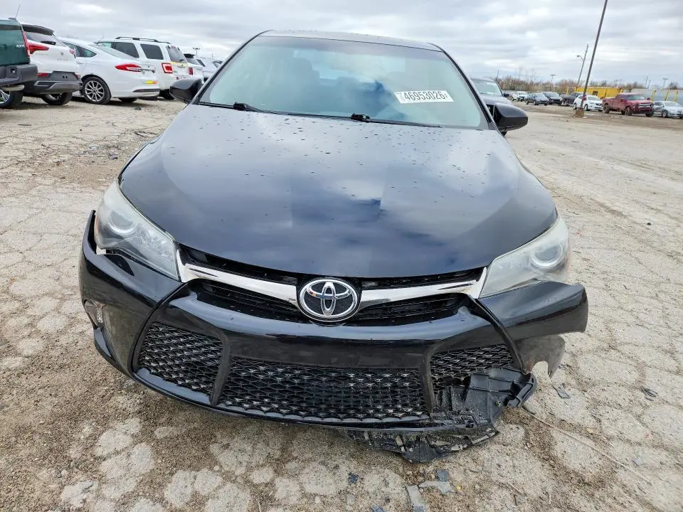 2015 TOYOTA CAMRY SE  