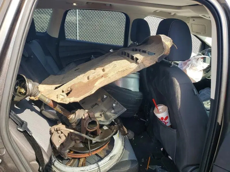 2017 FORD ESCAPE SE  