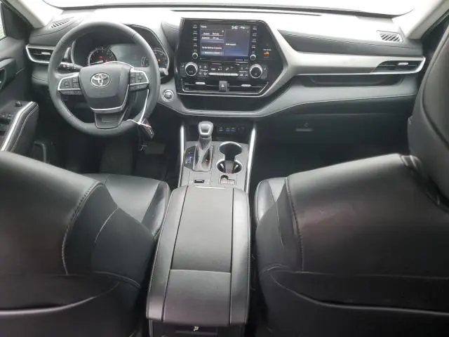2022 TOYOTA HIGHLANDER XLE  