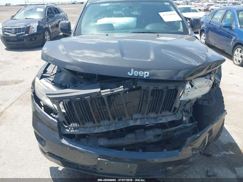 2011 JEEP GRAND CHEROKEE LAREDO