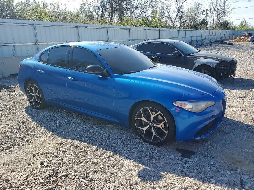 2021 ALFA ROMEO GIULIA SPORT  
