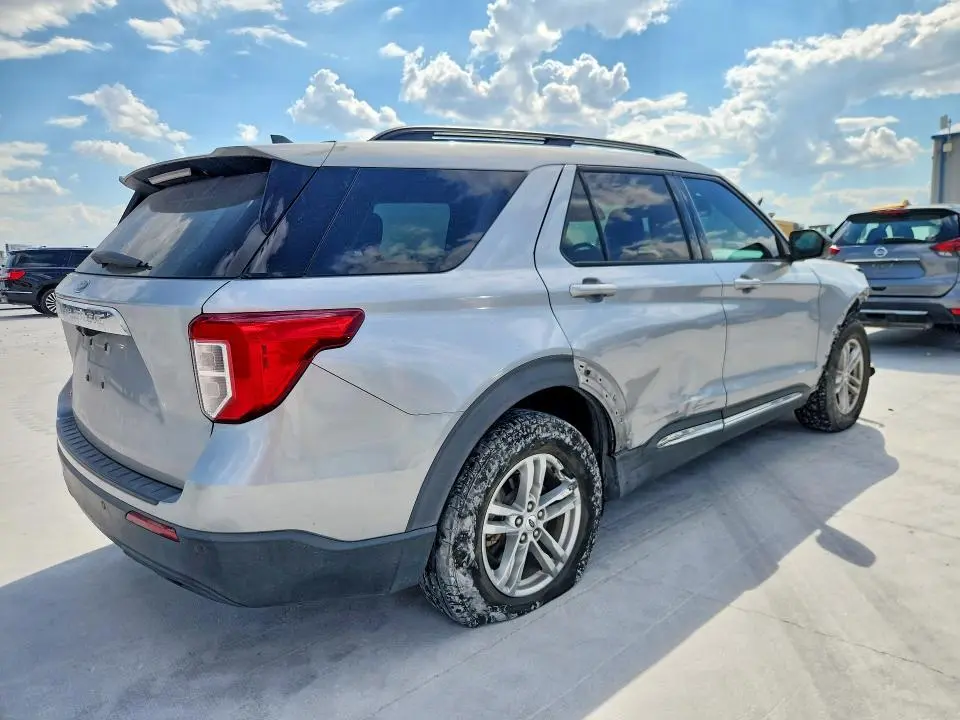 2021 FORD EXPLORER XLT  