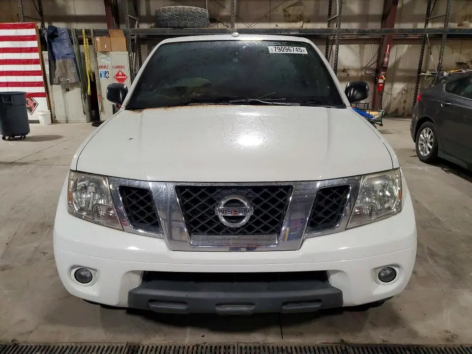 2013 NISSAN FRONTIER SV  