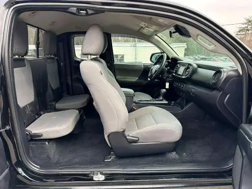 2019 TOYOTA TACOMA SR  