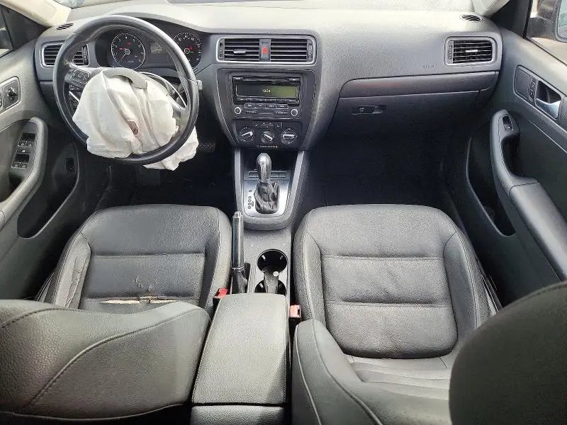 2012 VOLKSWAGEN JETTA SE  