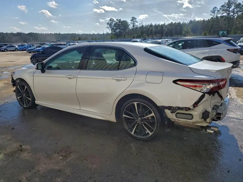 2018 TOYOTA CAMRY XSE  
