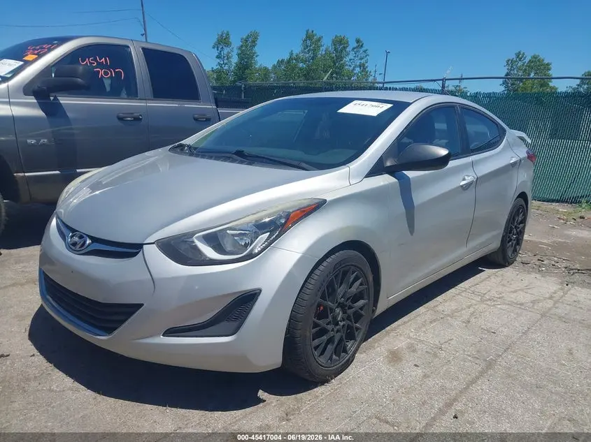 2016 HYUNDAI ELANTRA SE
