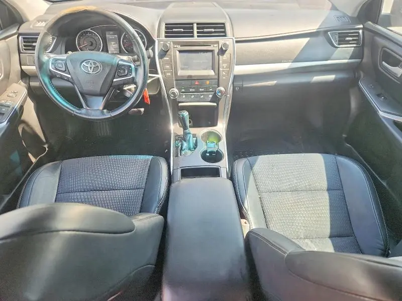 2017 TOYOTA CAMRY SE  