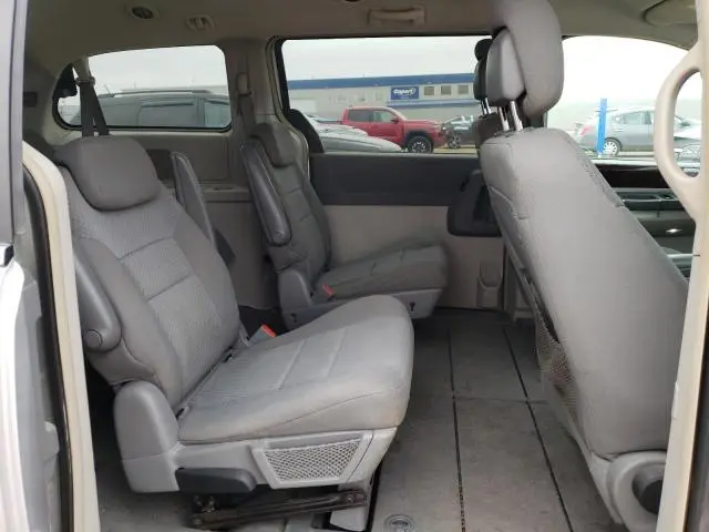 2010 CHRYSLER TOWN & COUNTRY TOURING  