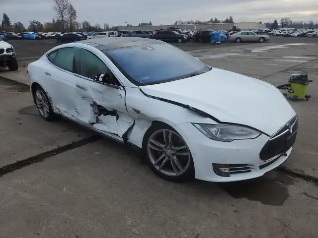 2015 TESLA MODEL S 85D  