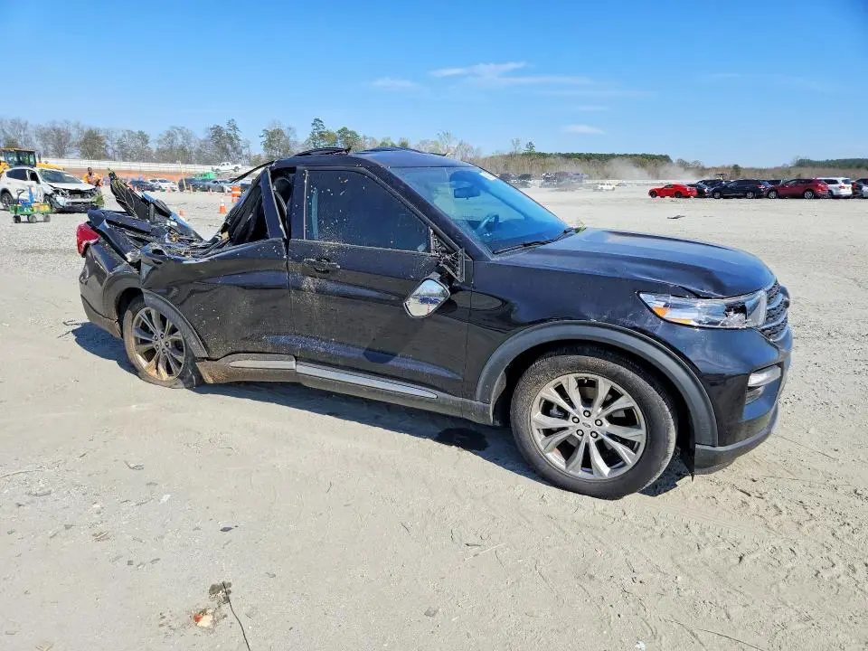 2022 FORD EXPLORER XLT  