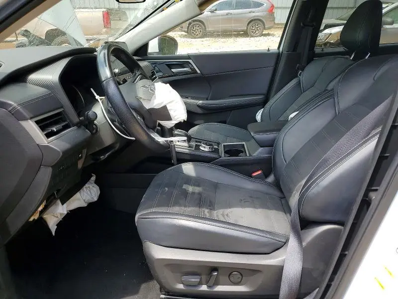 2024 MITSUBISHI OUTLANDER SE/BLACK EDITION  