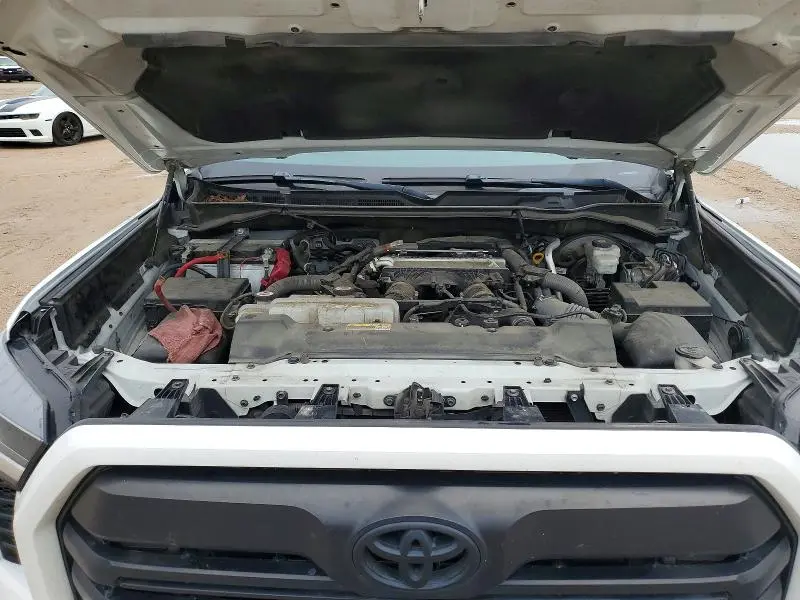 2023 TOYOTA TUNDRA CREWMAX SR5  