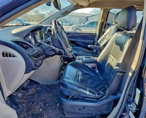 2013 CHRYSLER TOWN & COUNTRY TOURING L  