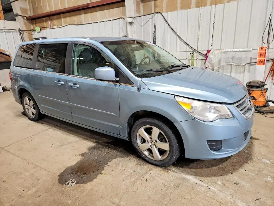 2010 VOLKSWAGEN ROUTAN SE  