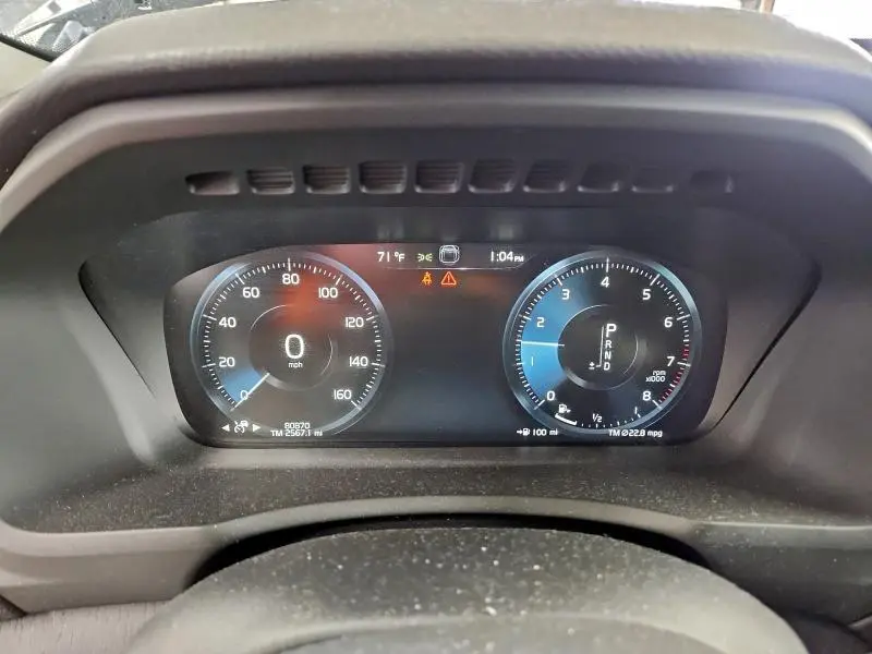 2020 VOLVO XC90 T5 MOMENTUM  