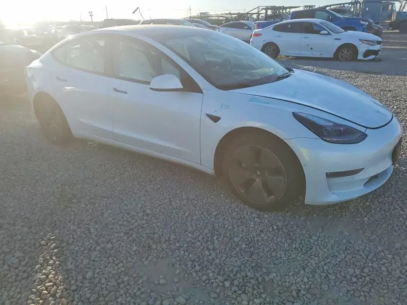 2021 TESLA MODEL 3   