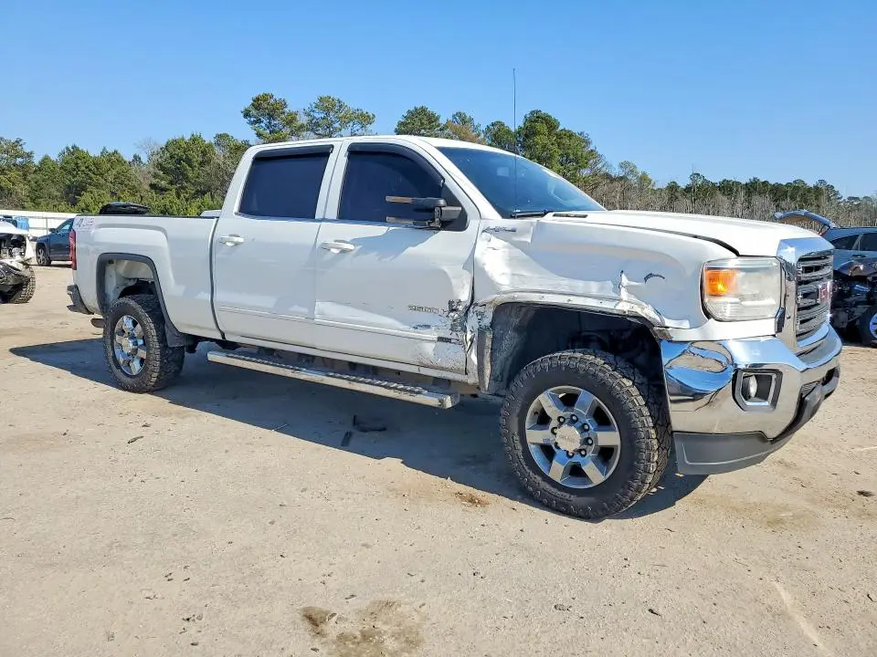2015 GMC SIERRA K2500 SLE  
