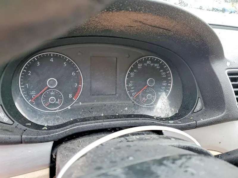 2013 VOLKSWAGEN PASSAT SE  