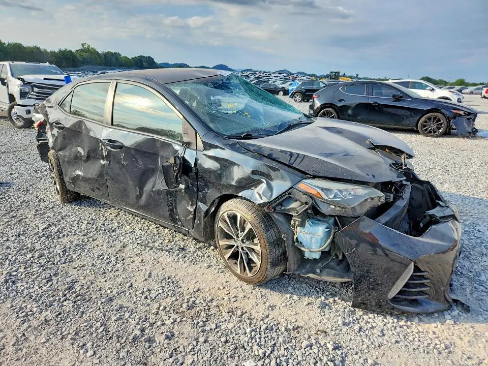 2017 TOYOTA COROLLA SE  