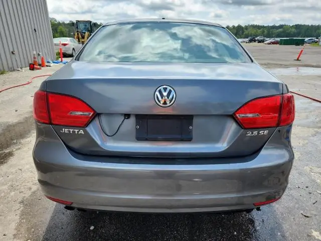 2011 VOLKSWAGEN JETTA SE  