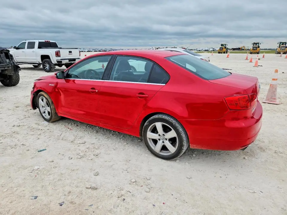 2013 VOLKSWAGEN JETTA SE  