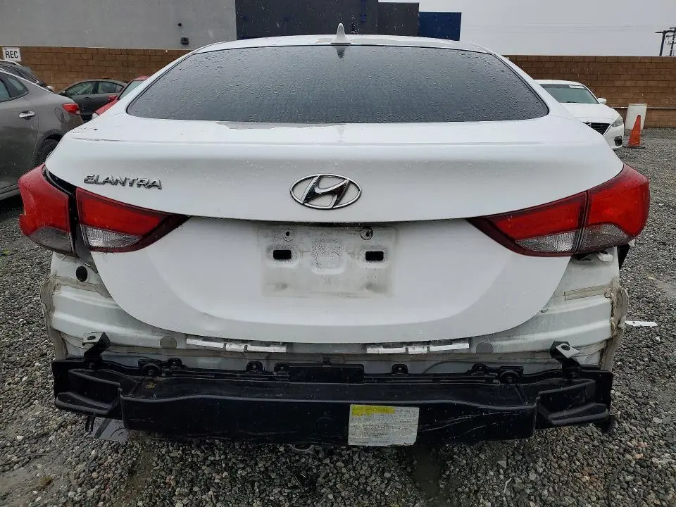 2015 HYUNDAI ELANTRA SE  