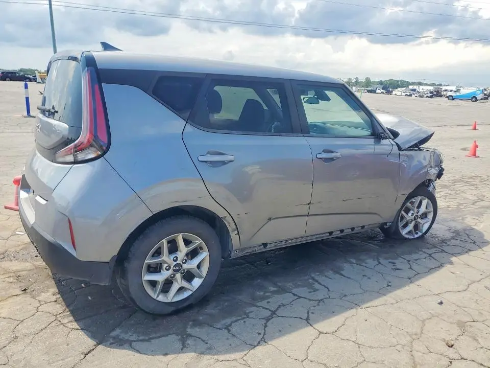 2023 KIA SOUL LX  