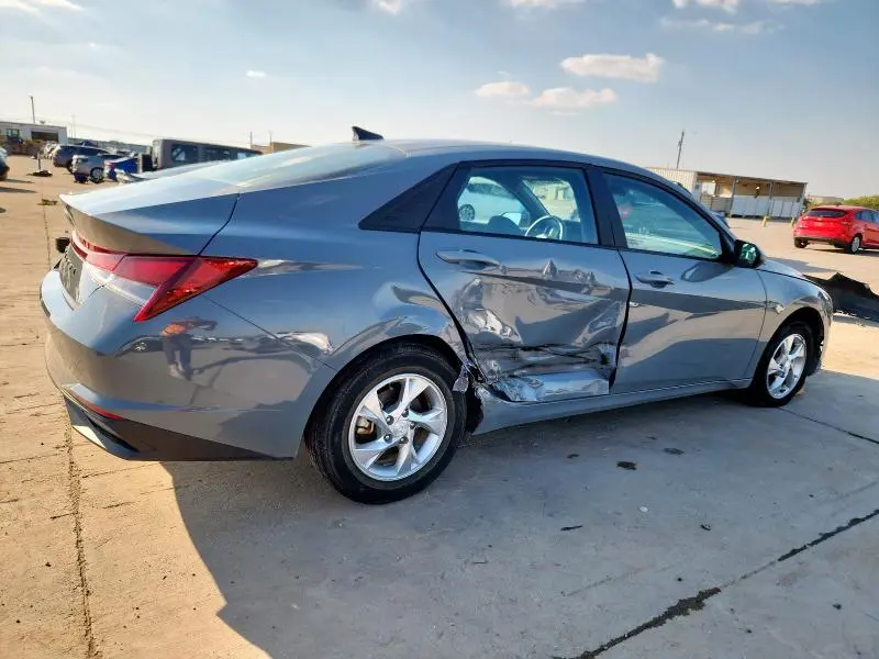 2022 HYUNDAI ELANTRA SE  