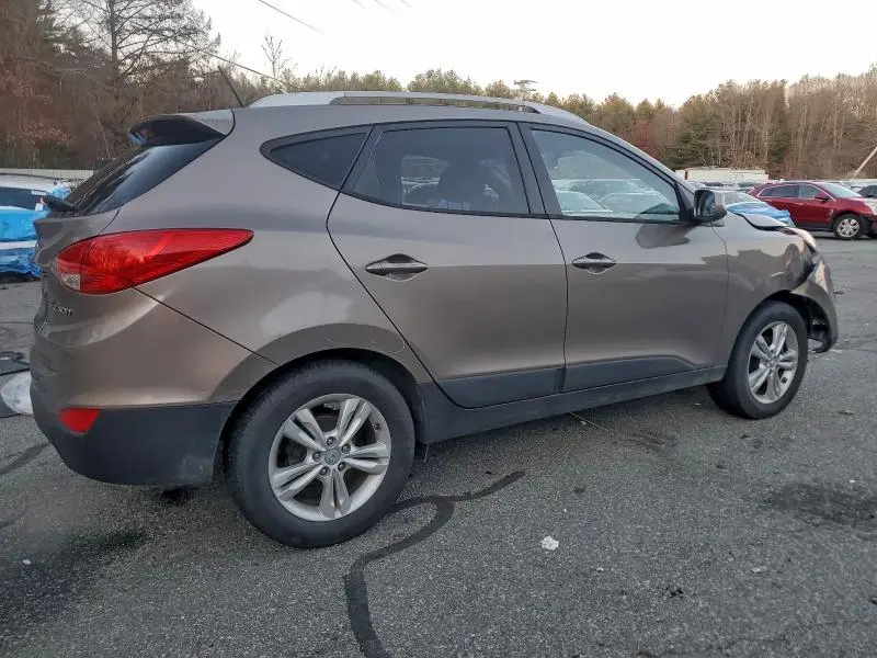 2011 HYUNDAI TUCSON GLS  