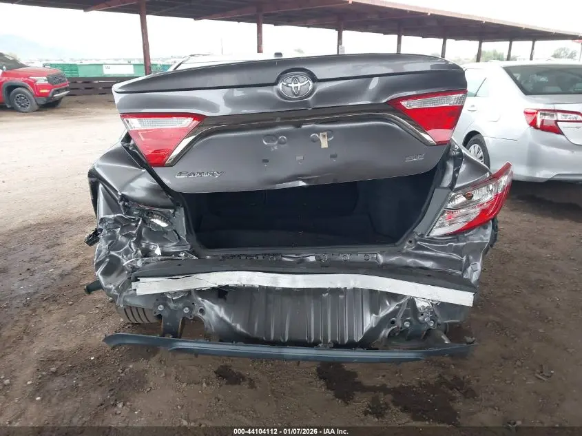2016 TOYOTA CAMRY SE