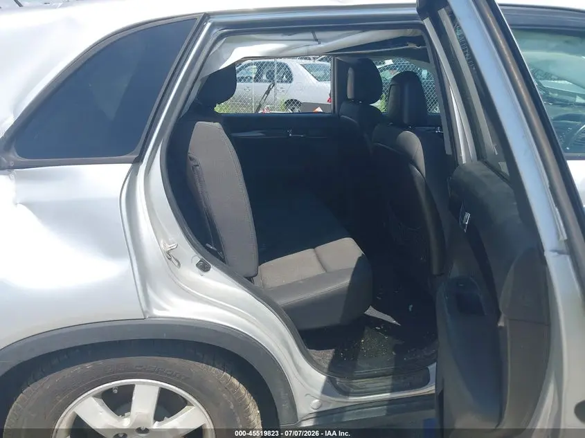 2012 KIA SORENTO LX