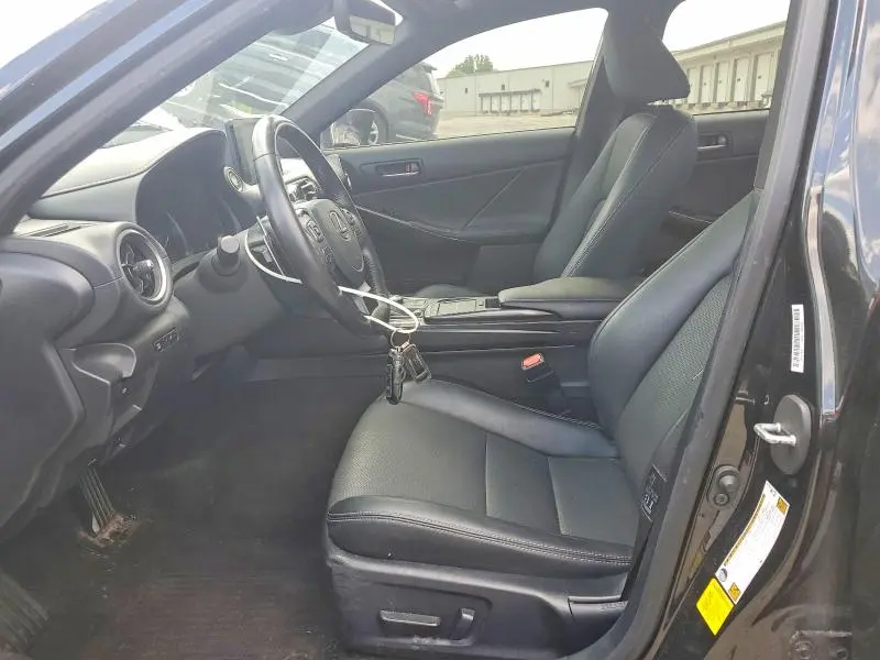 2021 LEXUS IS 300  