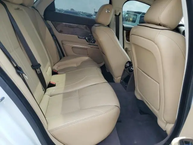 2016 JAGUAR XJ   