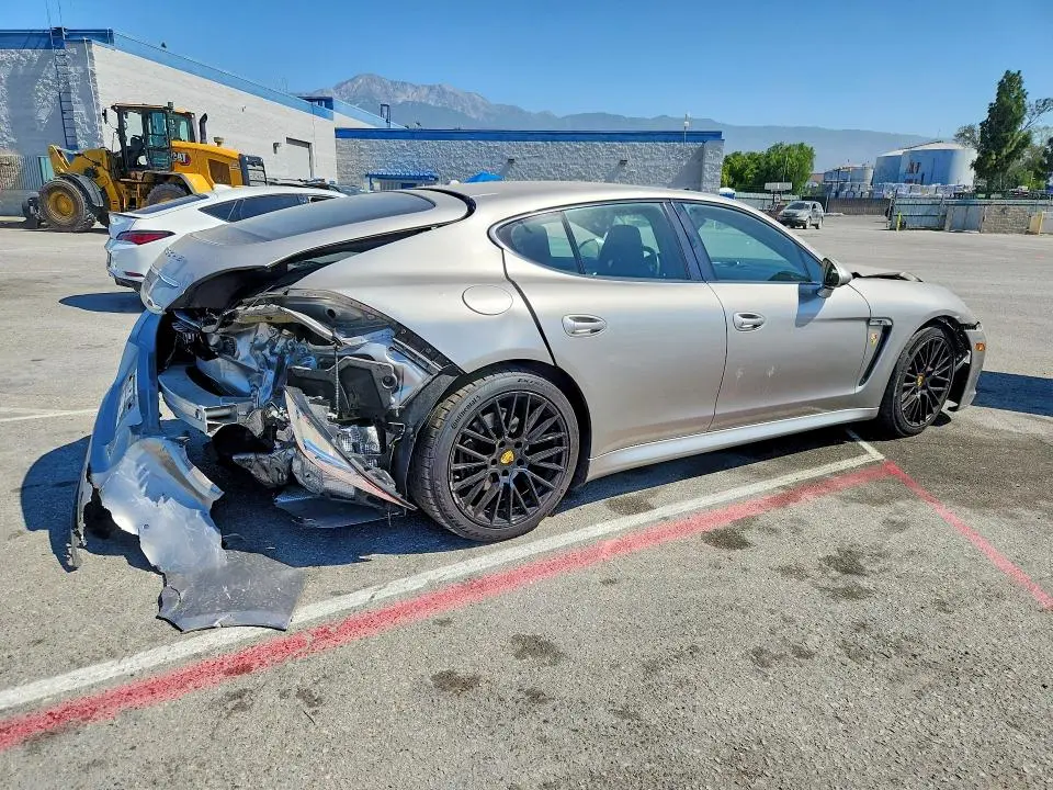 2013 PORSCHE PANAMERA 2/4  