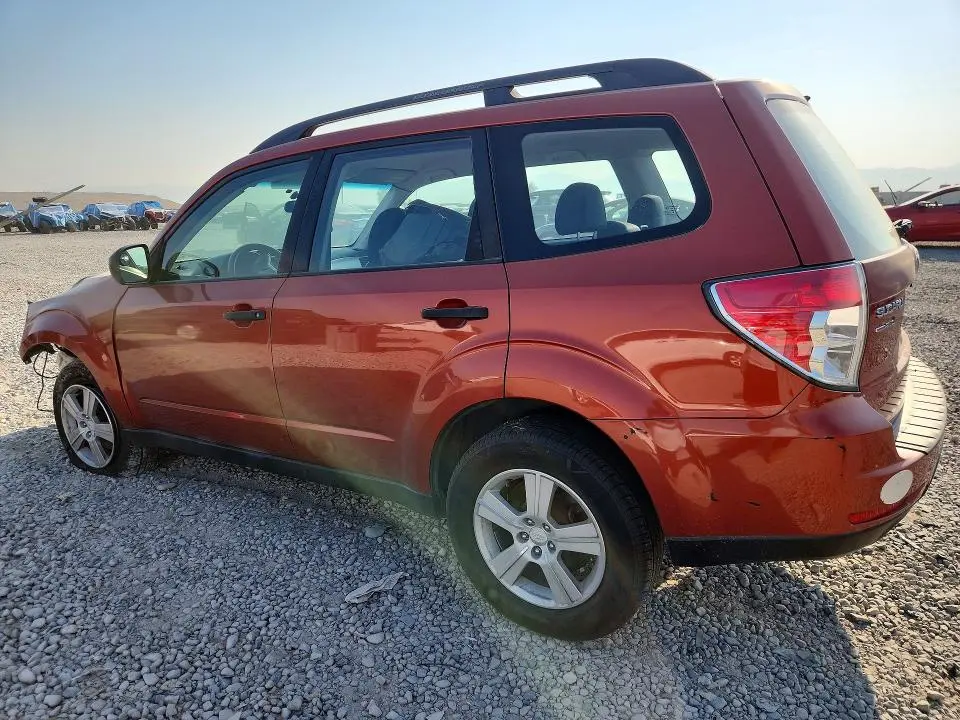 2010 SUBARU FORESTER XS  