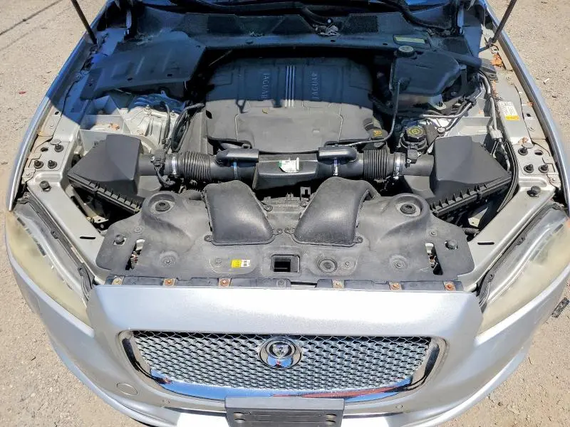 2012 JAGUAR XJ   