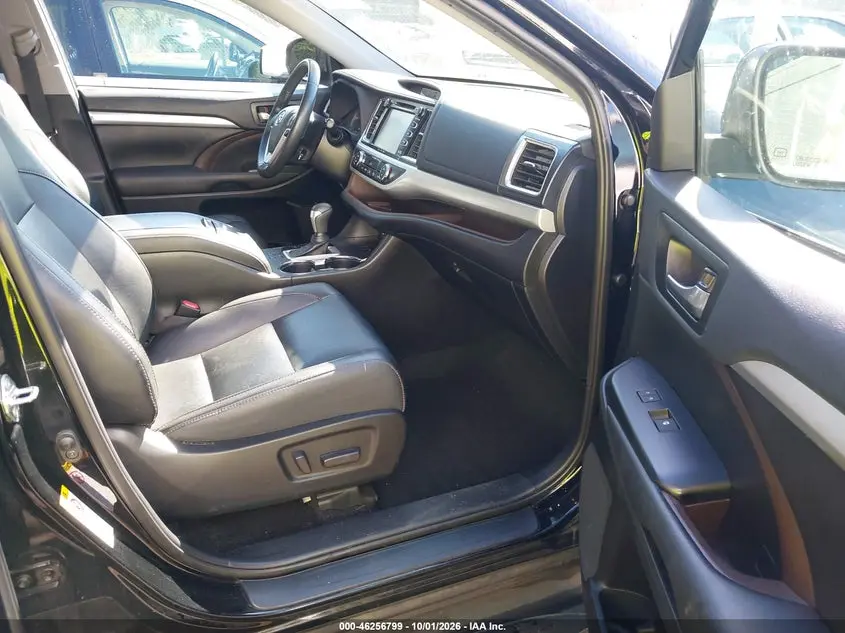 2019 TOYOTA HIGHLANDER XLE