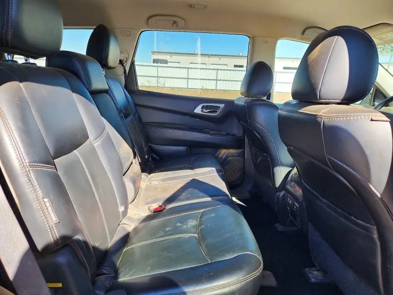 2019 NISSAN PATHFINDER SL  