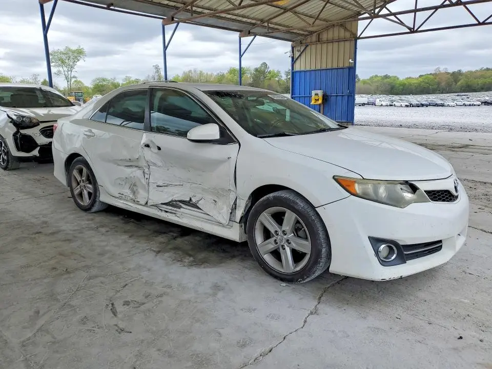 2012 TOYOTA CAMRY SE  