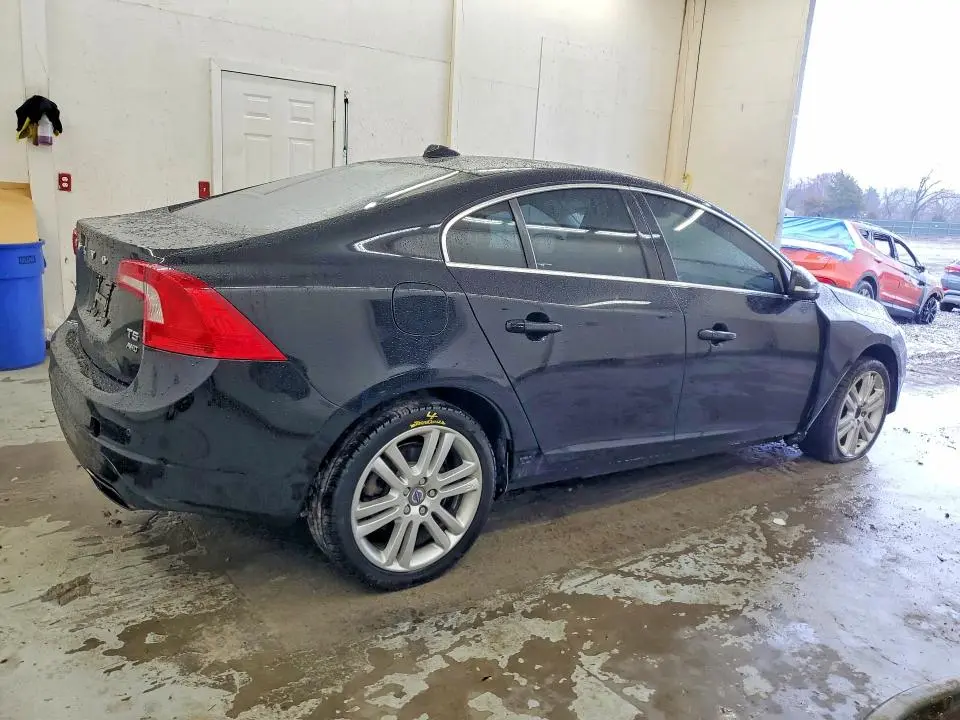 2016 VOLVO S60   