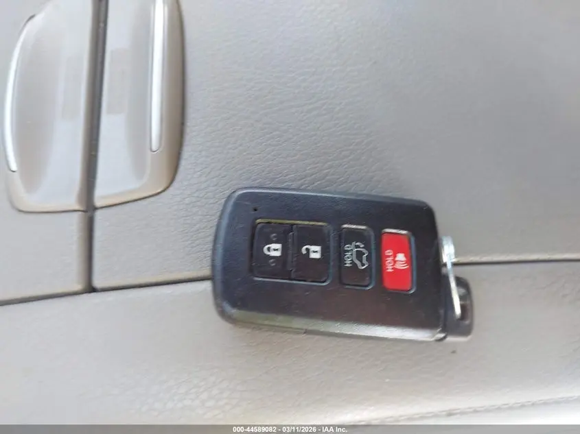 2016 TOYOTA HIGHLANDER XLE V6