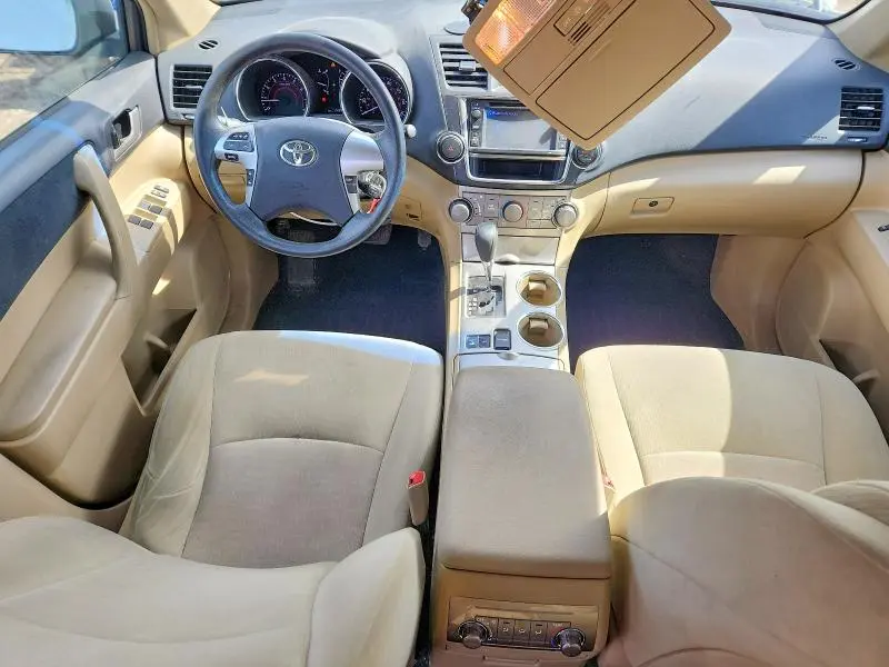 2013 TOYOTA HIGHLANDER PLUS  