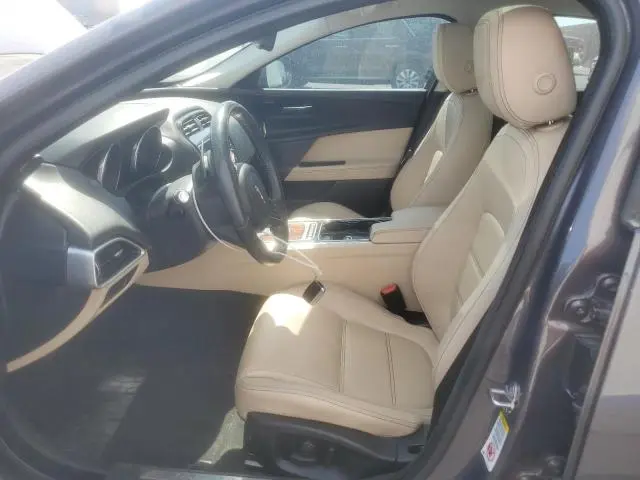 2017 JAGUAR XE PRESTIGE  