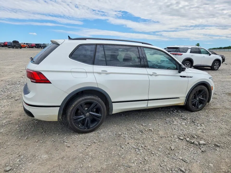 2023 VOLKSWAGEN TIGUAN SE R-LINE BLACK  
