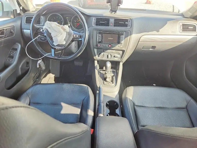 2015 VOLKSWAGEN JETTA SE  