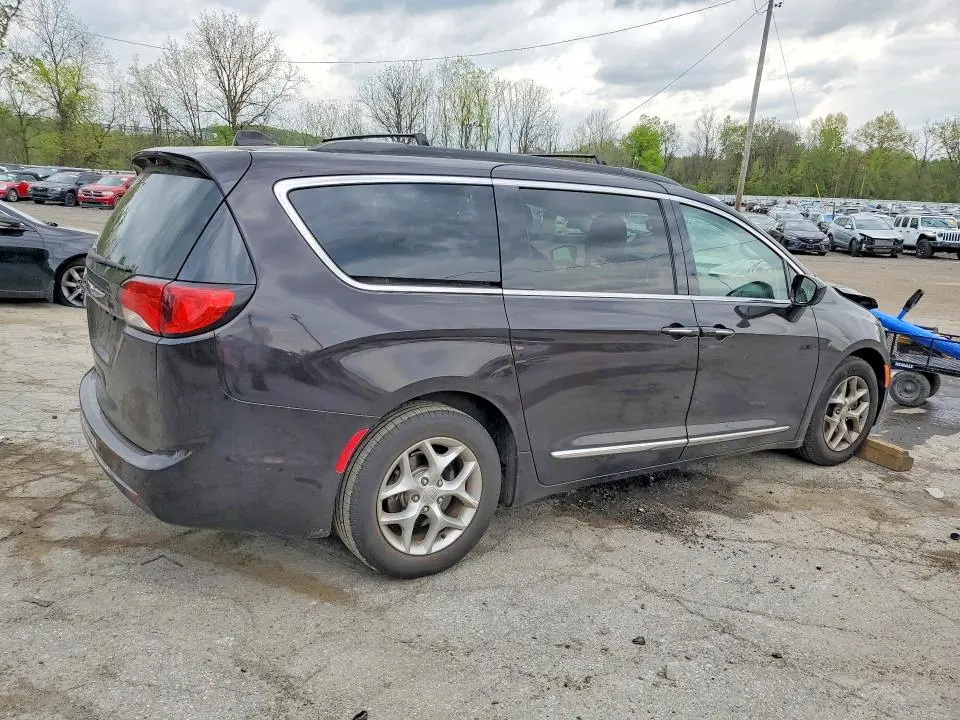 2017 CHRYSLER PACIFICA TOURING L  