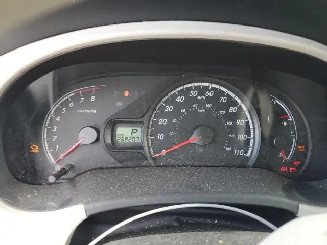 2013 TOYOTA SIENNA LE  