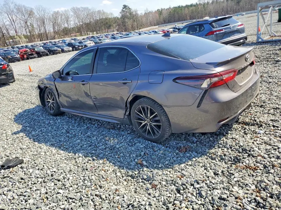 2022 TOYOTA CAMRY SE  